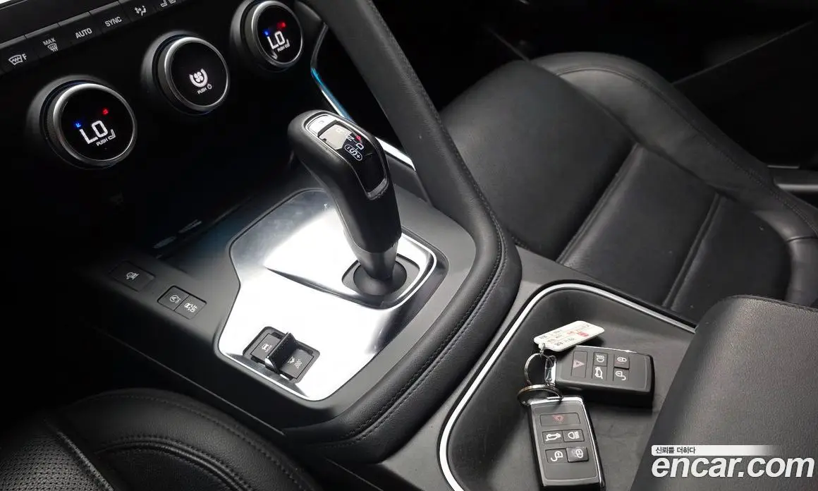 Jaguar E-Pace 2019 2.0 АКПП, фото 12