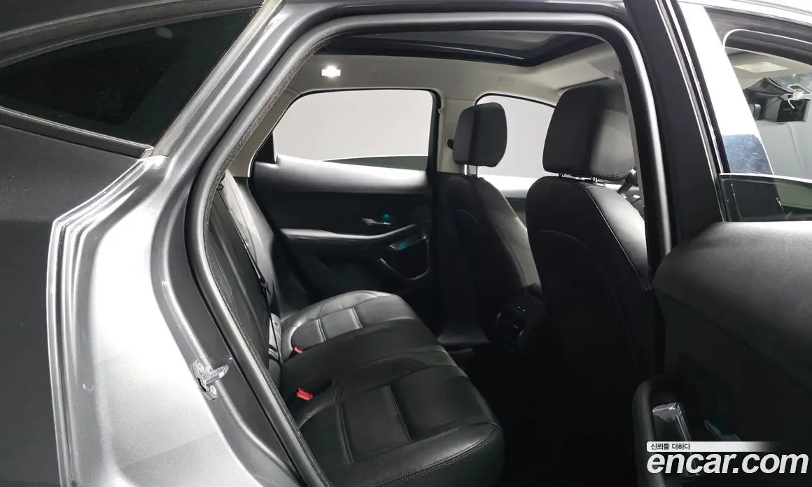 Jaguar E-Pace 2019 2.0 АКПП, фото 17