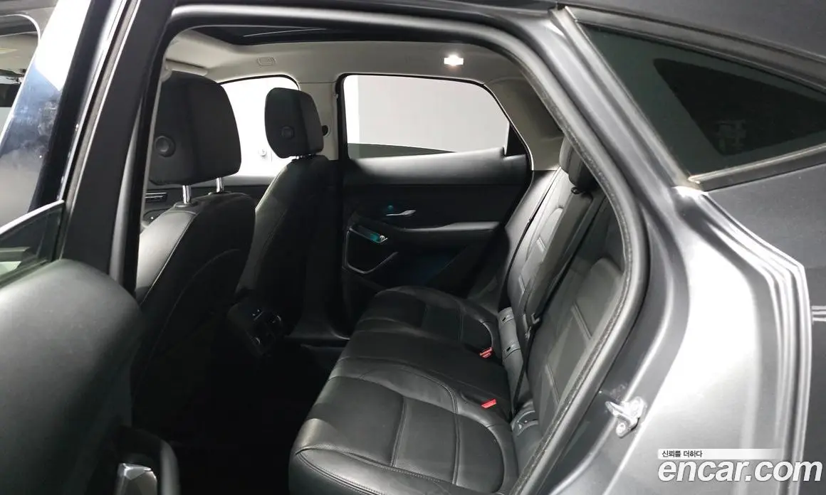 Jaguar E-Pace 2019 2.0 АКПП, фото 18