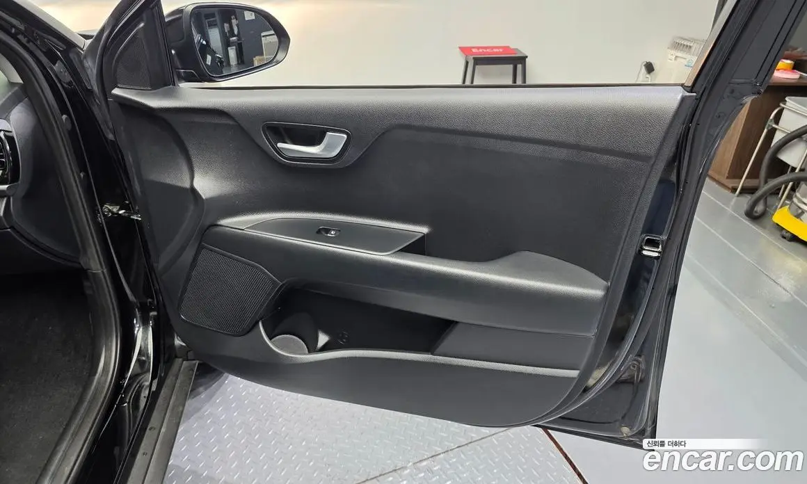 Kia Stonic 2018 1.4 АКПП, фото 14