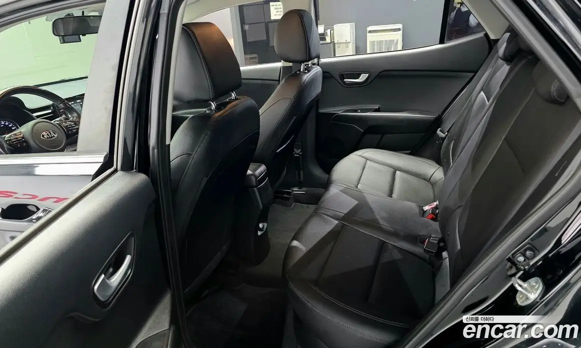 Kia Stonic 2018 1.4 АКПП, фото 16