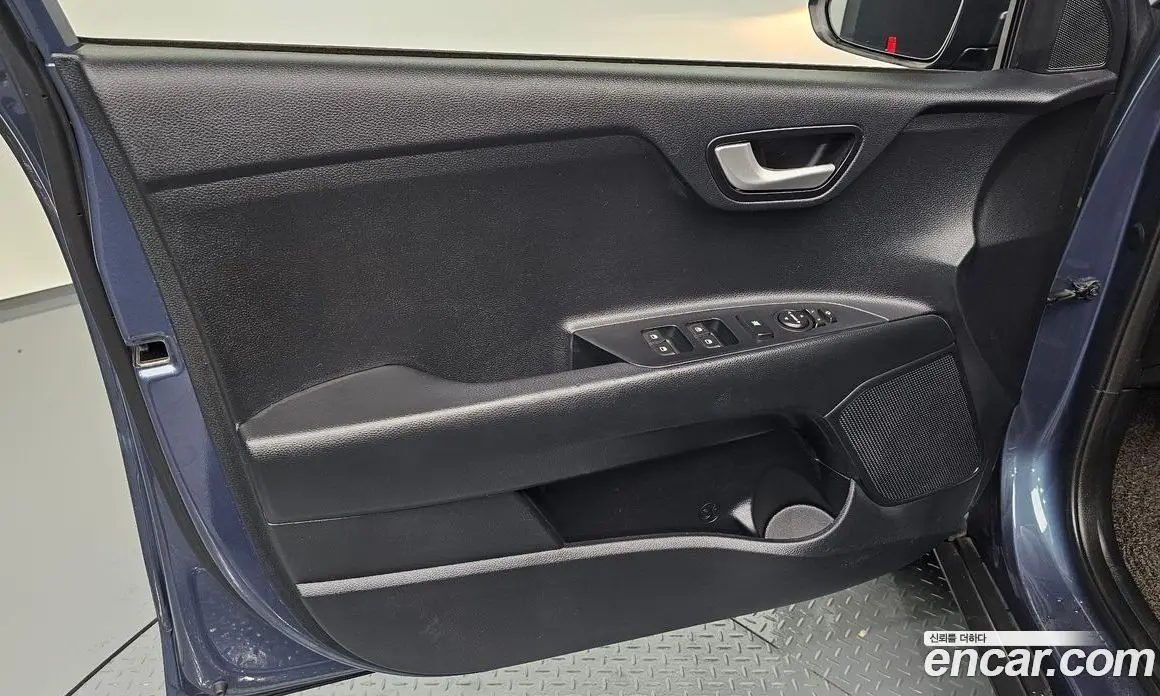 Kia Stonic 2018 1.4 АКПП, фото 14