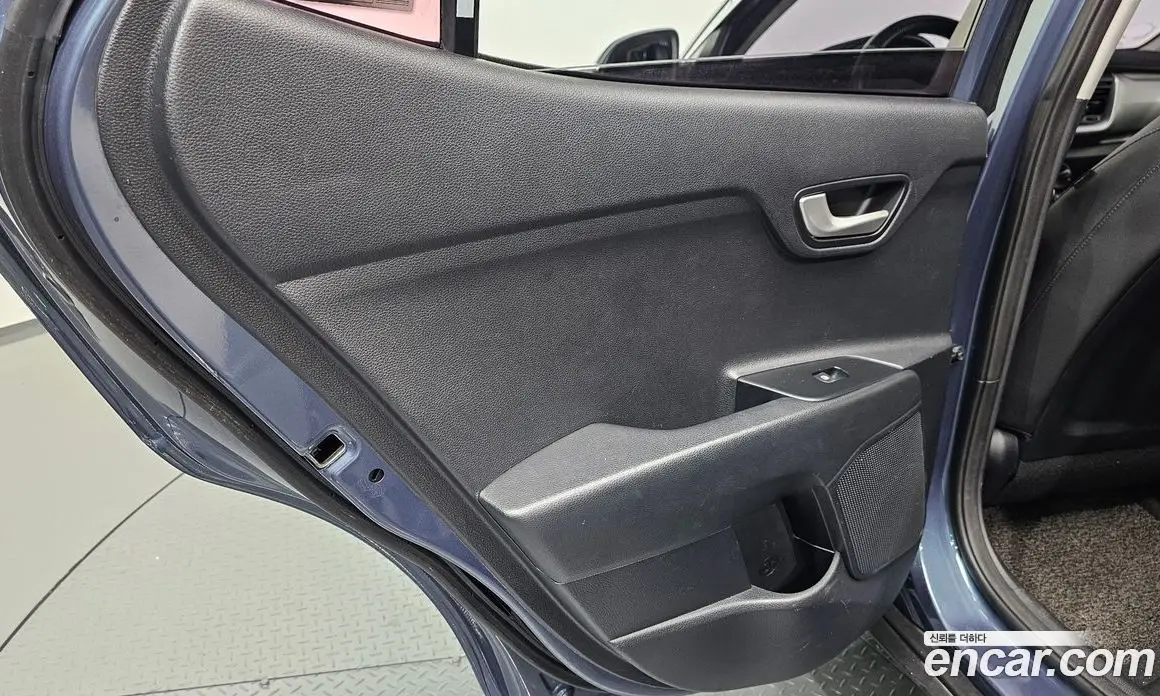 Kia Stonic 2018 1.4 АКПП, фото 15