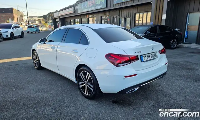 Mercedes-Benz A-Class 2022 2.0 АКПП, миниатюра 4