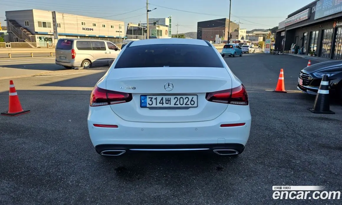 Mercedes-Benz A-Class 2022 2.0 АКПП, фото 5