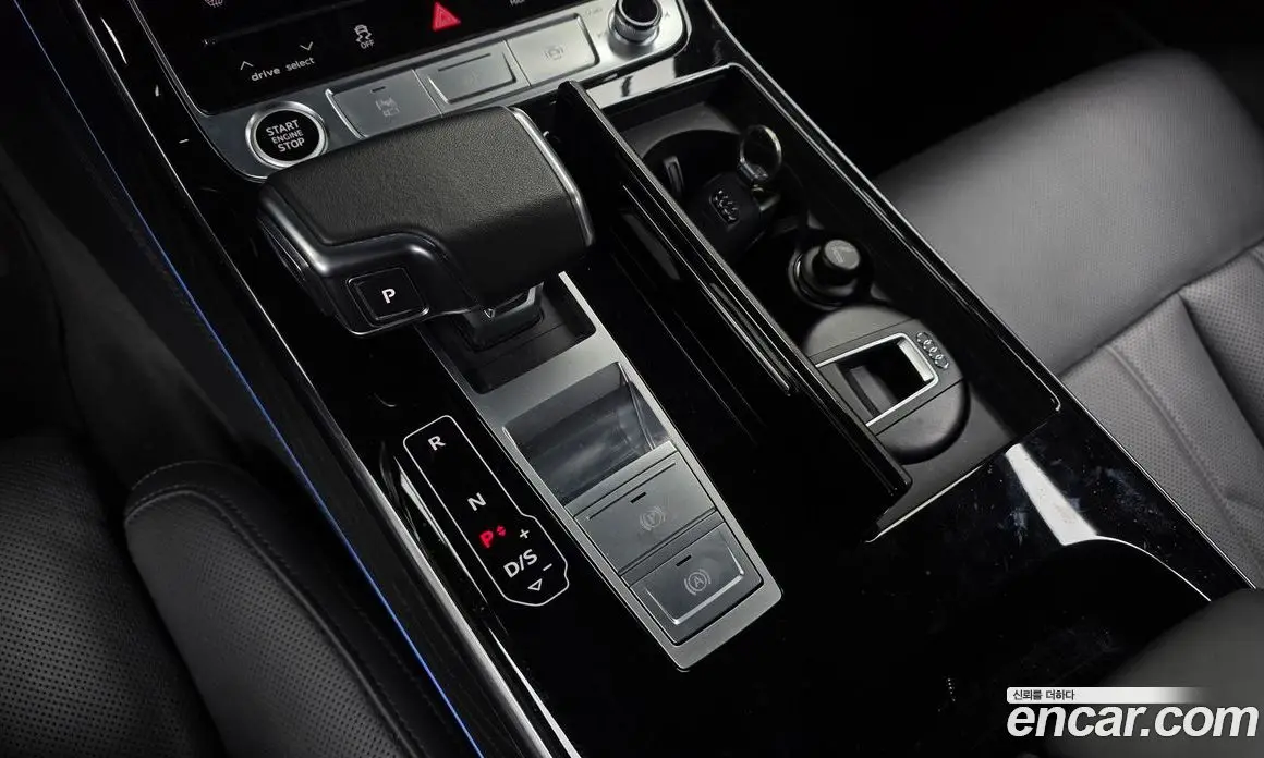 Audi A8 2023 3.0 АКПП, фото 12