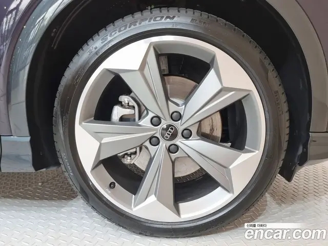 Audi Q4 e-tron 2026 0.2 АКПП, миниатюра 5