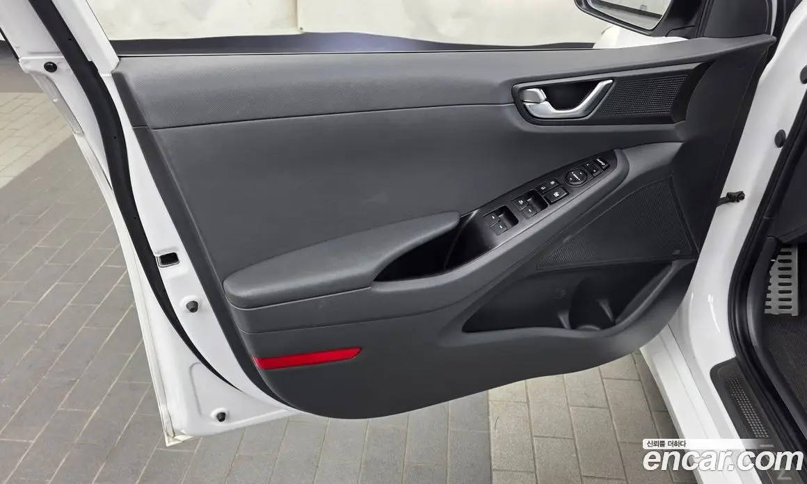 Hyundai Ioniq 2016 1.6 АКПП, фото 14