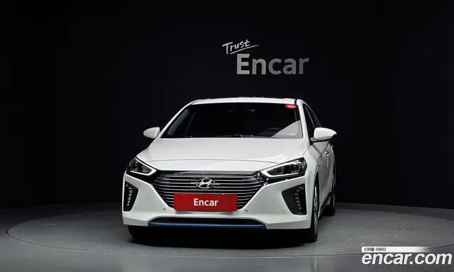 Hyundai Ioniq 2016 1.6 АКПП, миниатюра 3