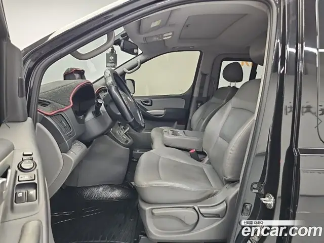 Hyundai Starex 2013 2.5 АКПП, миниатюра 11