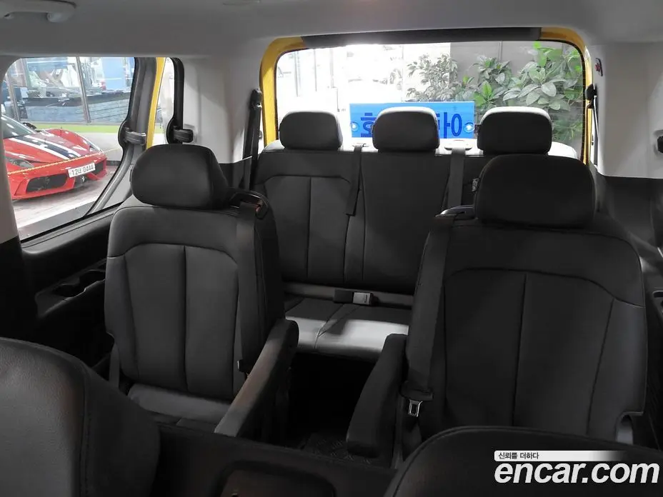 Hyundai Staria 2025 1.6 АКПП, фото 12