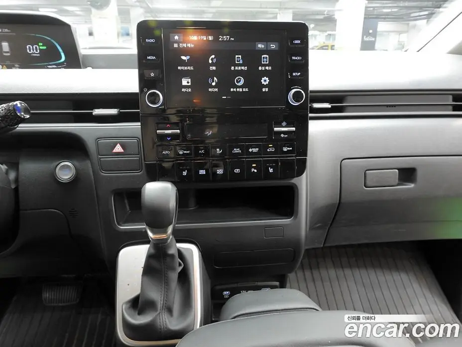 Hyundai Staria 2025 1.6 АКПП, фото 19