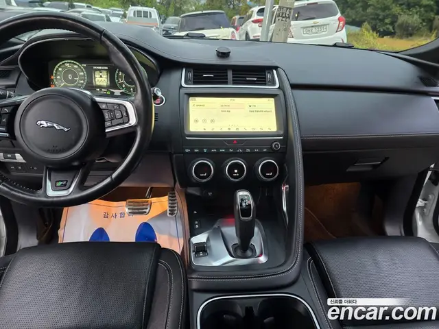 Jaguar E-Pace 2018 2.0 АКПП, миниатюра 11 Jaguar E-Pace 2018 2.0 АКПП, миниатюра 11