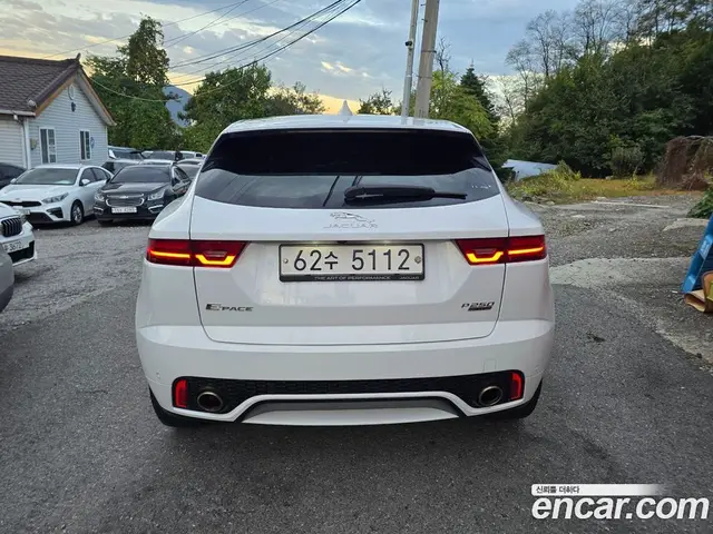 Jaguar E-Pace 2018 2.0 АКПП, миниатюра 3 Jaguar E-Pace 2018 2.0 АКПП, миниатюра 3