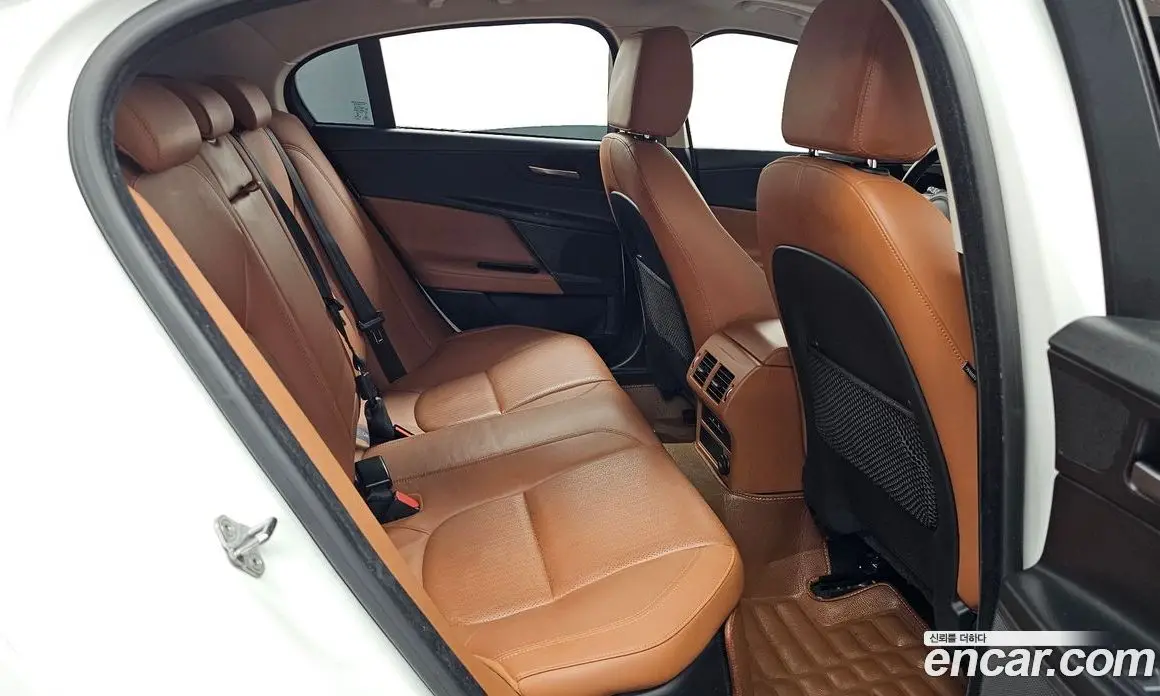 Jaguar XE 2016 2.0 АКПП, фото 12