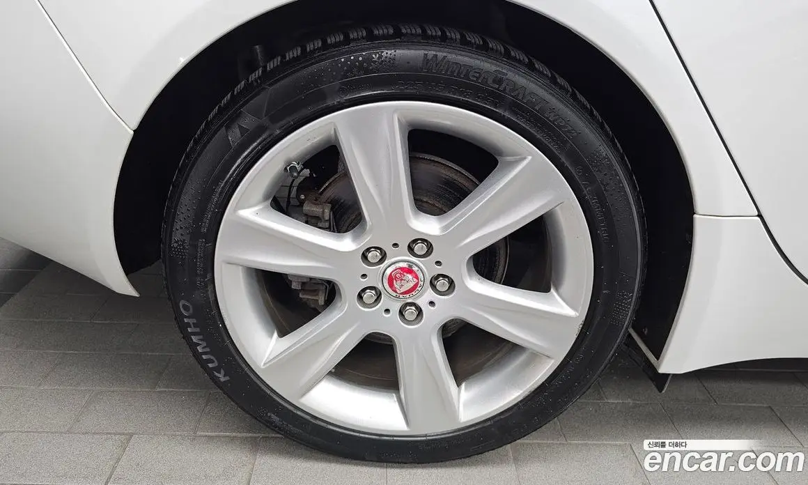 Jaguar XE 2016 2.0 АКПП, фото 5