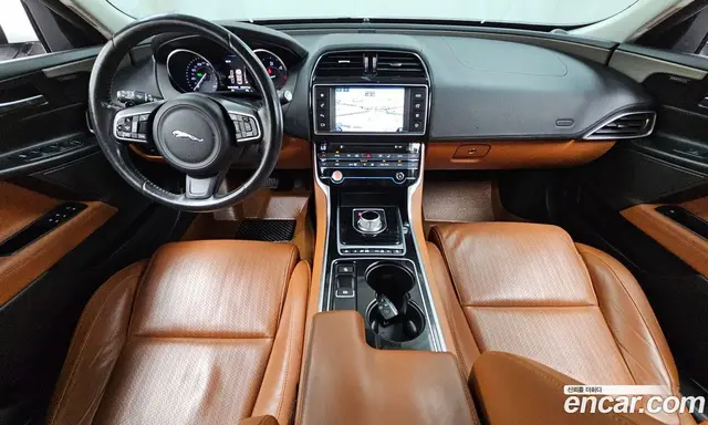 Jaguar XE 2016 2.0 АКПП, миниатюра 7