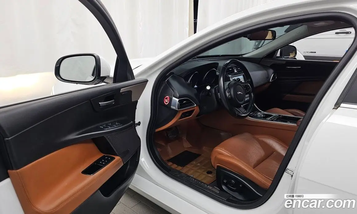 Jaguar XE 2016 2.0 АКПП, фото 10