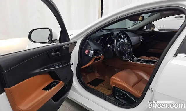 Jaguar XE 2016 2.0 АКПП, миниатюра 10