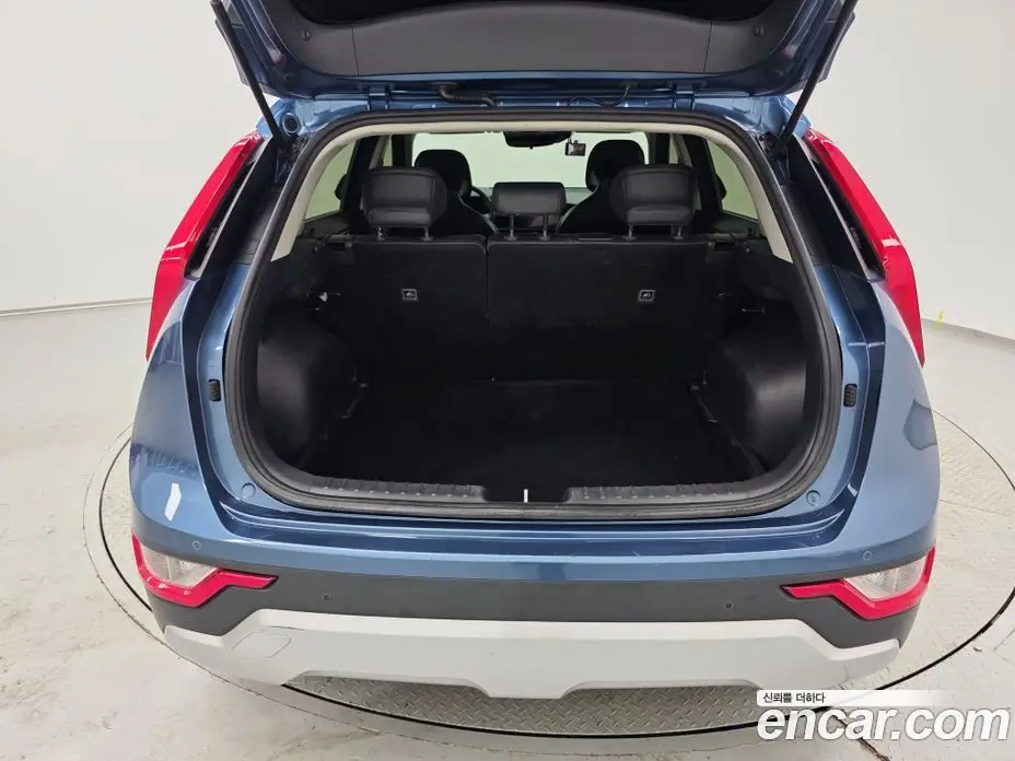Kia Niro 2023 1.6 АКПП, фото 18