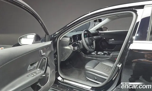 Mercedes-Benz A-Class 2019 2.0 АКПП, миниатюра 12