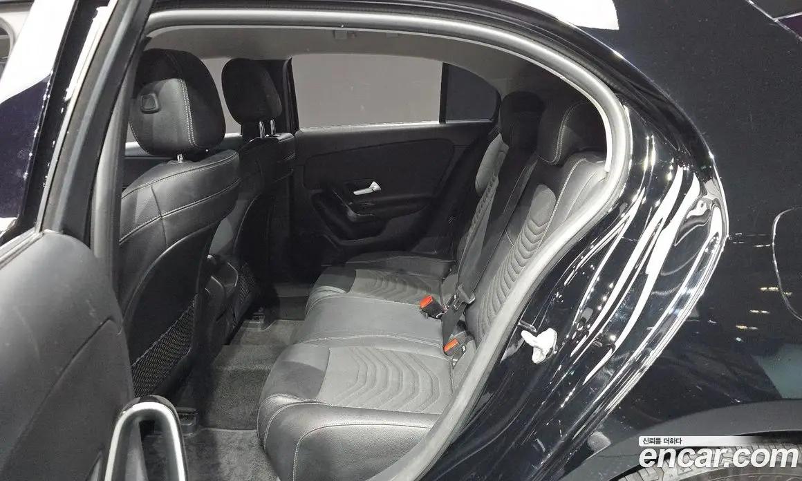 Mercedes-Benz A-Class 2019 2.0 АКПП, фото 15