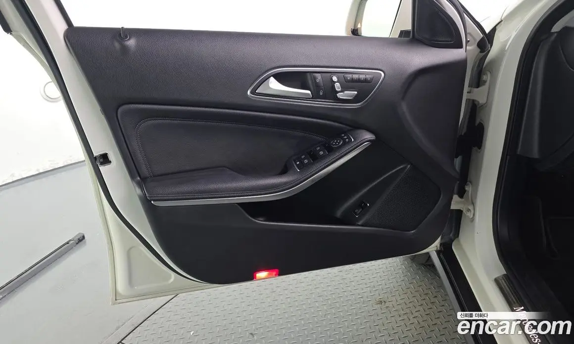 Mercedes-Benz GLA-Class 2017 2.0 АКПП, фото 14