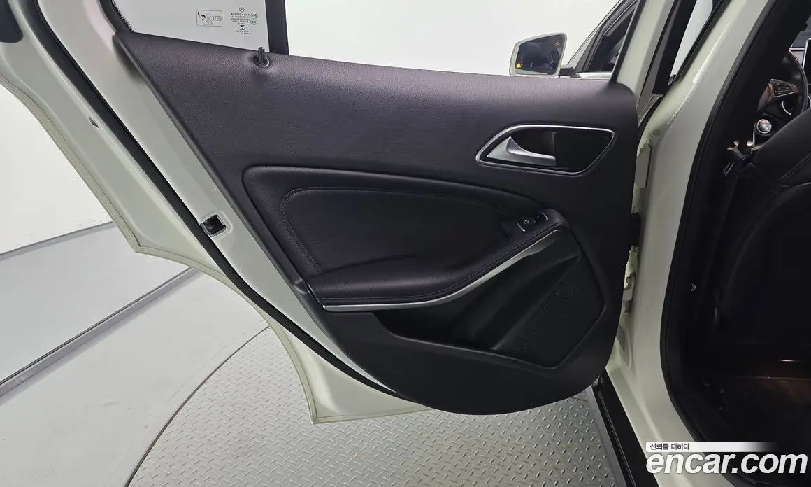 Mercedes-Benz GLA-Class 2017 2.0 АКПП, фото 15