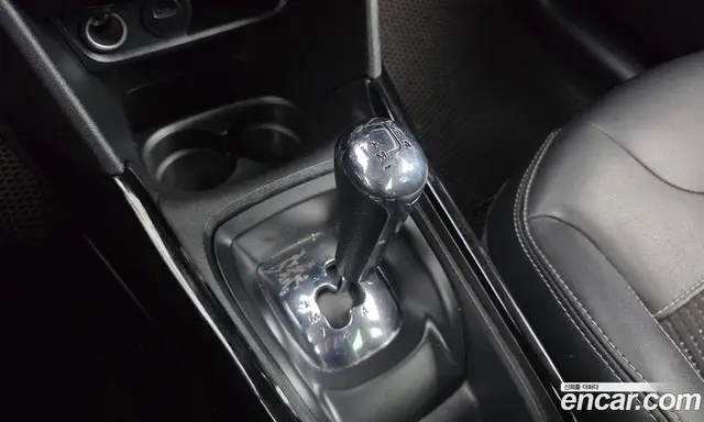 Peugeot 2008 2016 1.6 АКПП, миниатюра 9