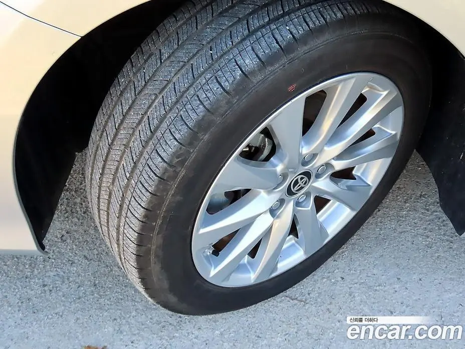 Toyota Camry 2021 2.5 АКПП, фото 19
