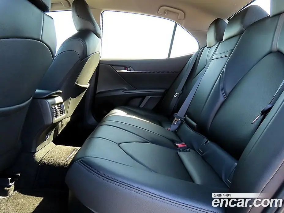 Toyota Camry 2021 2.5 АКПП, фото 6