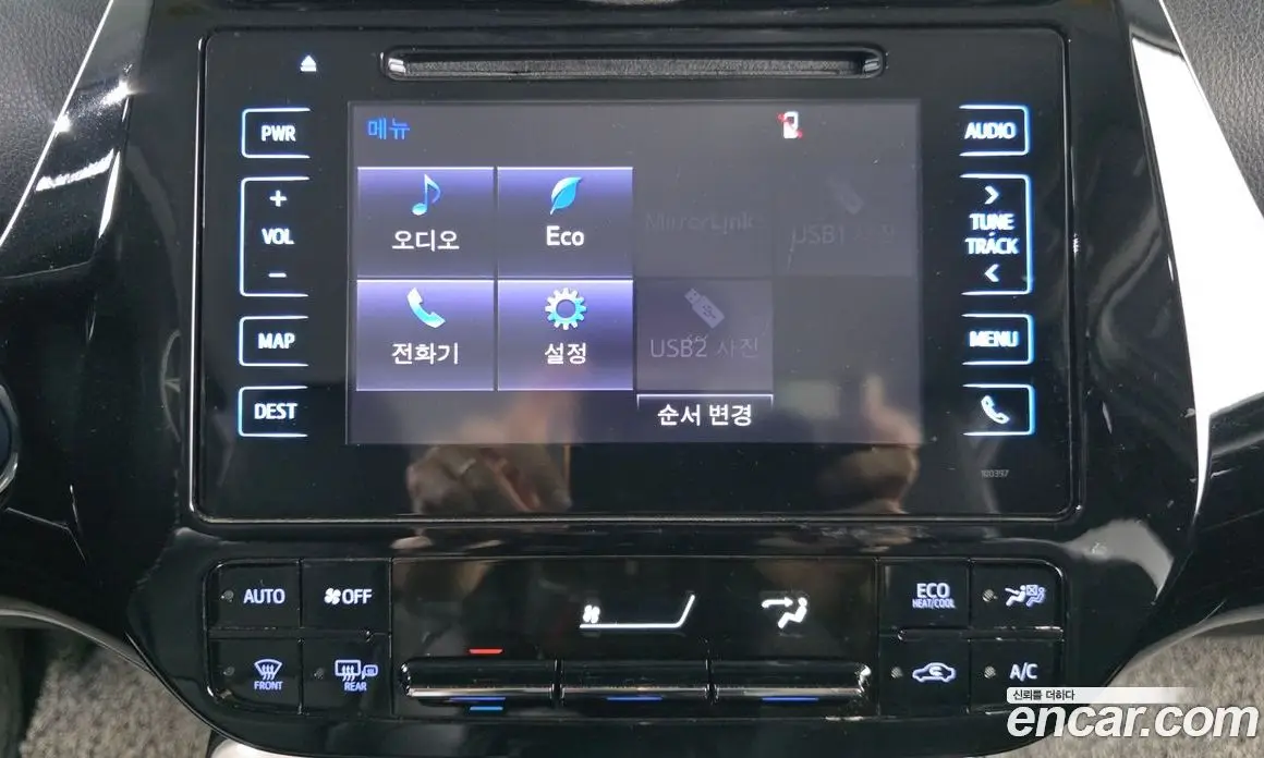 Toyota Prius 2018 1.8 АКПП, фото 14