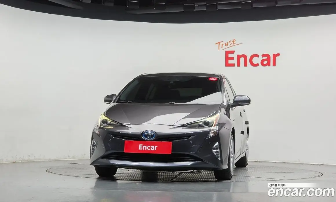 Toyota Prius 2018 1.8 АКПП, фото 3