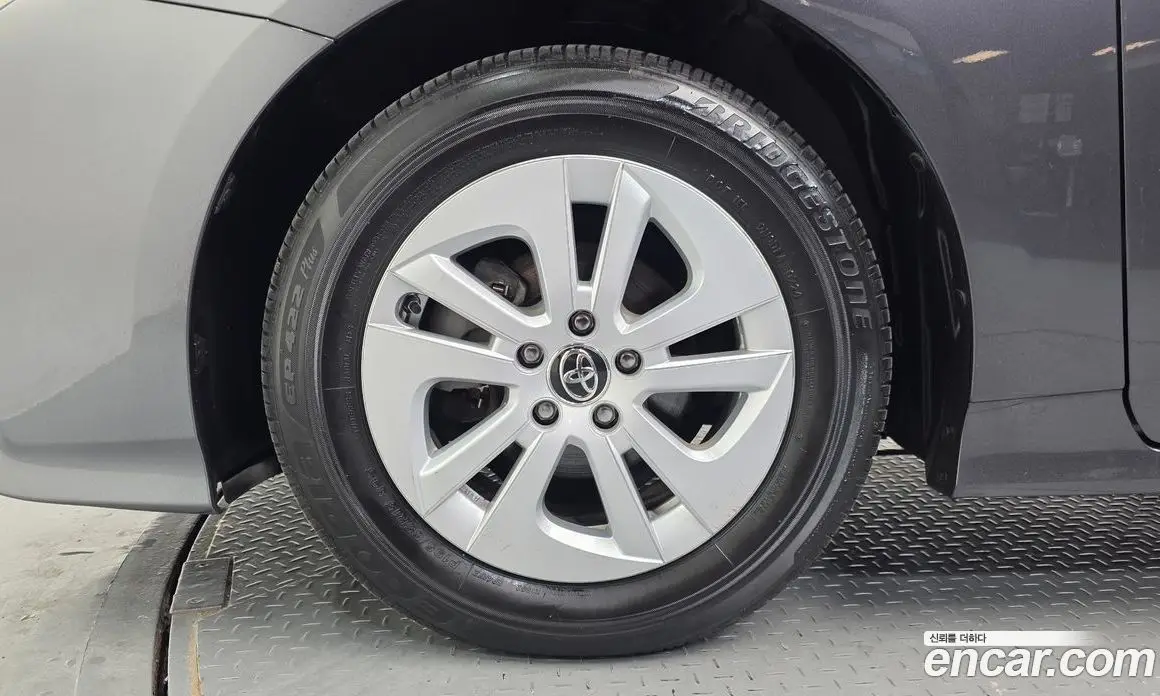 Toyota Prius 2018 1.8 АКПП, фото 5