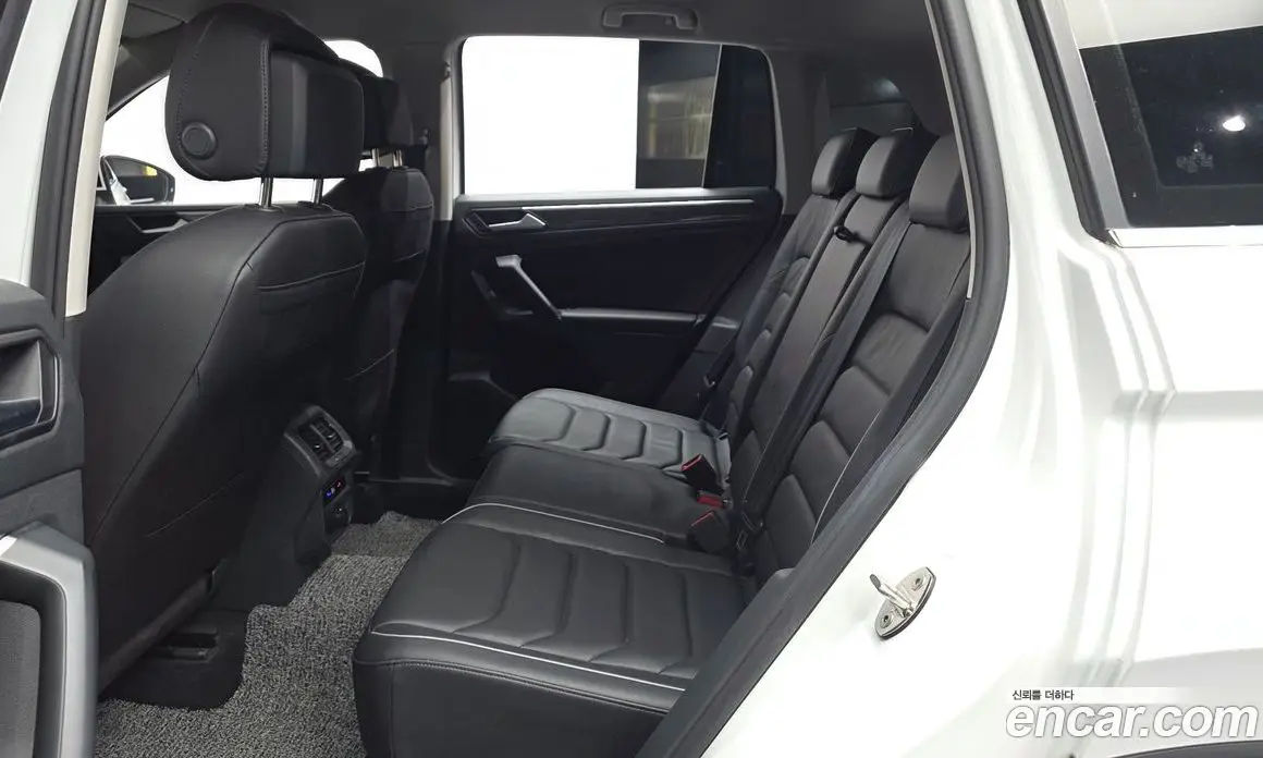 Volkswagen Tiguan 2023 2.0 АКПП, фото 16