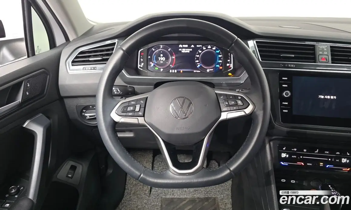 Volkswagen Tiguan 2023 2.0 АКПП, фото 19