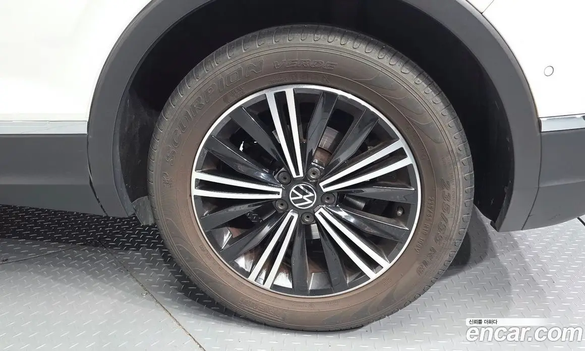 Volkswagen Tiguan 2023 2.0 АКПП, фото 7