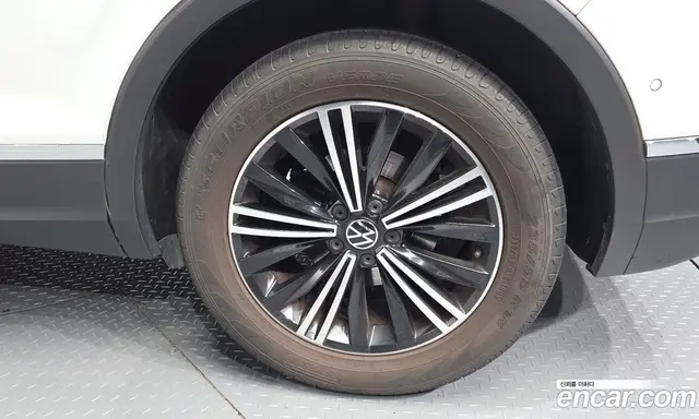 Volkswagen Tiguan 2023 2.0 АКПП, миниатюра 7