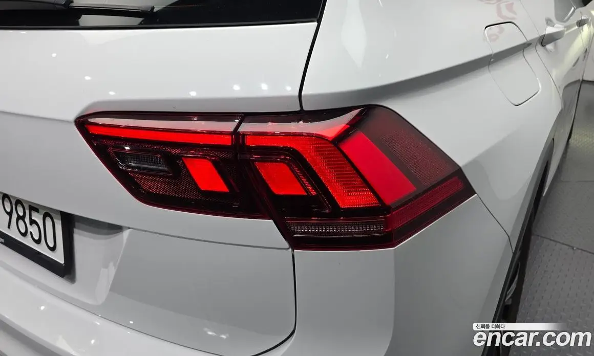 Volkswagen Tiguan 2023 2.0 АКПП, фото 9