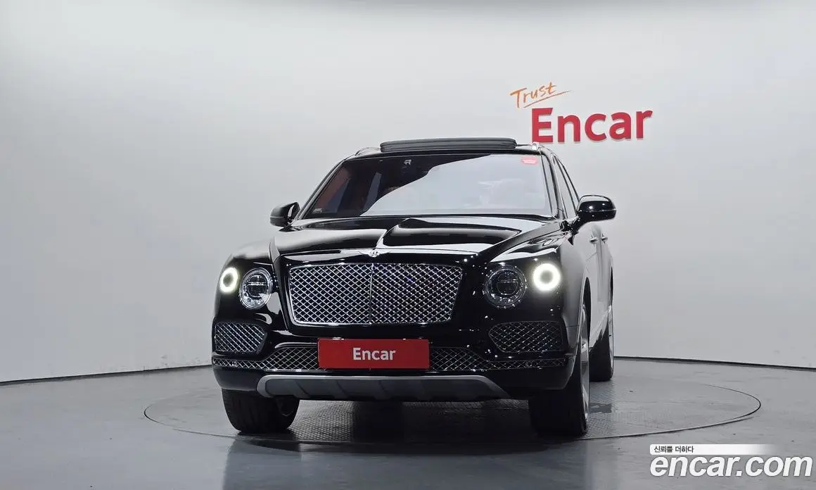 Bentley Bentayga 2018 6.0 АКПП, фото 3