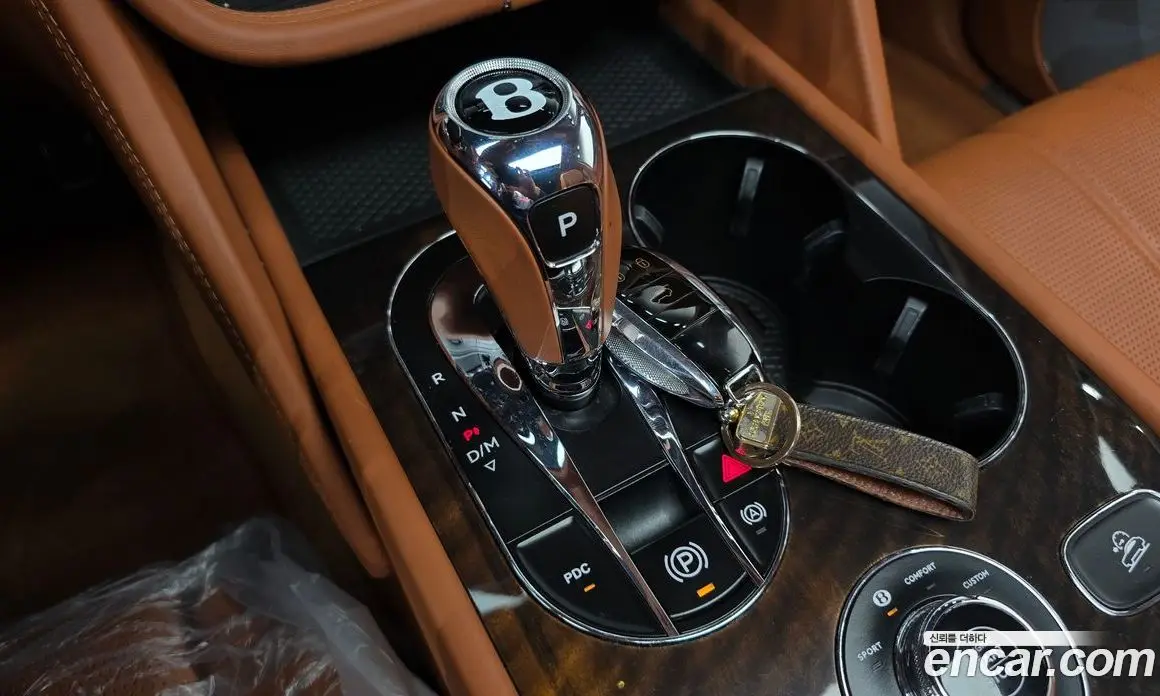Bentley Bentayga 2018 6.0 АКПП, фото 9