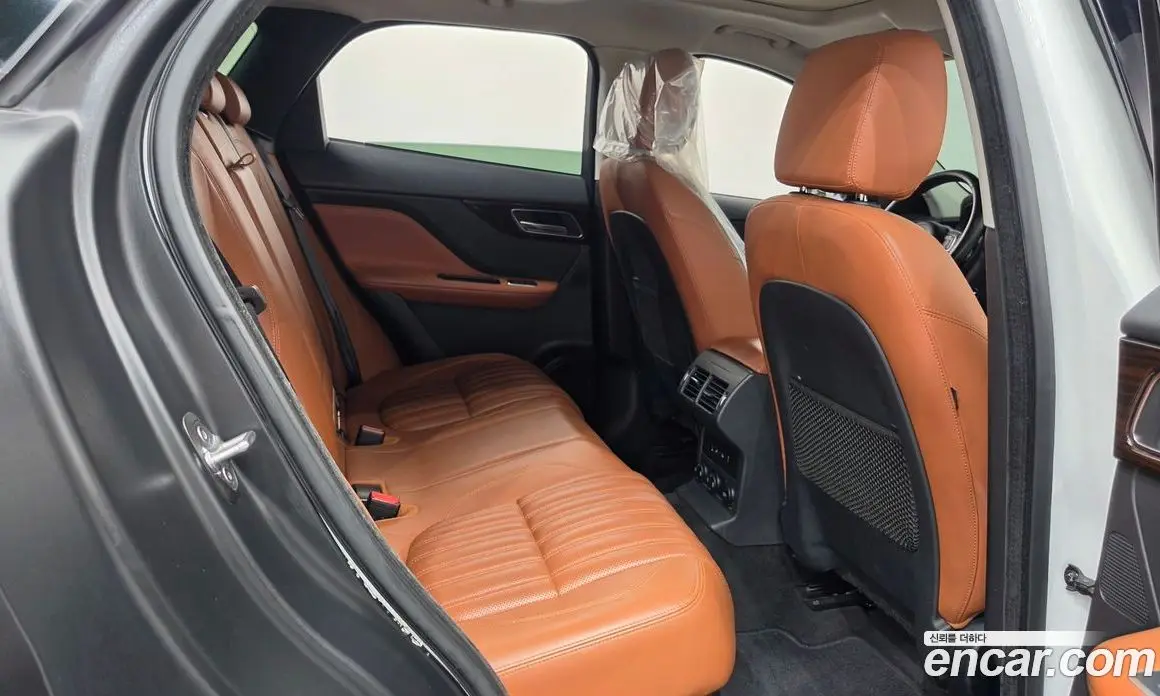 Jaguar F-Pace 2017 2.0 АКПП, фото 12