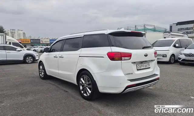 Kia Carnival 2016 2.2 АКПП, миниатюра 4 Kia Carnival 2016 2.2 АКПП, миниатюра 4