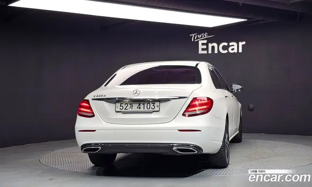 Mercedes-Benz E-Class 2017 1.9 АКПП, миниатюра 4