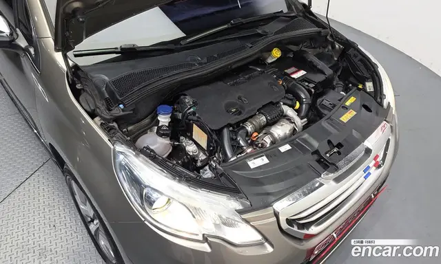 Peugeot 2008 2015 1.6 АКПП, миниатюра 6