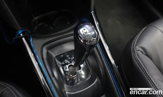 Peugeot 2008 2015 1.6 АКПП, миниатюра 9