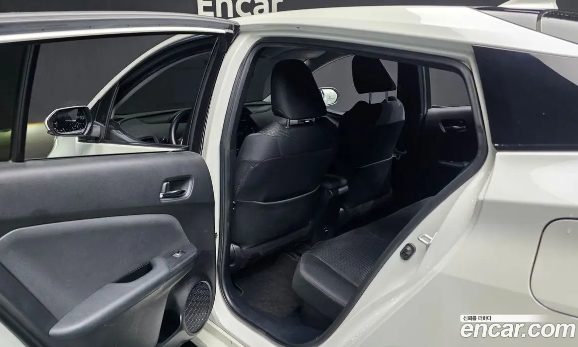Toyota Prius 2017 1.8 АКПП, фото 16
