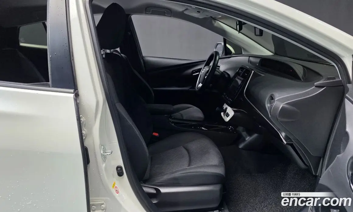 Toyota Prius 2017 1.8 АКПП, фото 17
