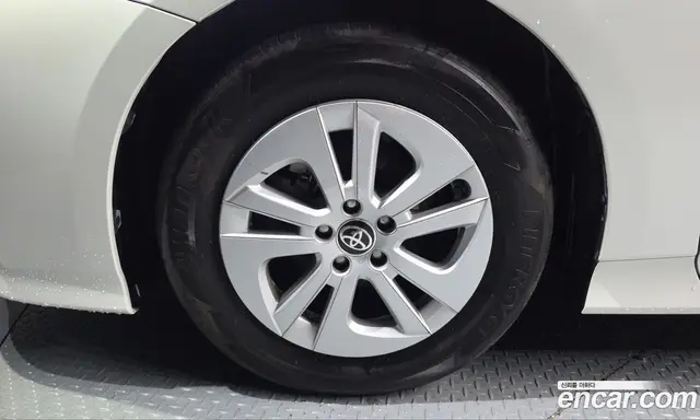 Toyota Prius 2017 1.8 АКПП, миниатюра 5