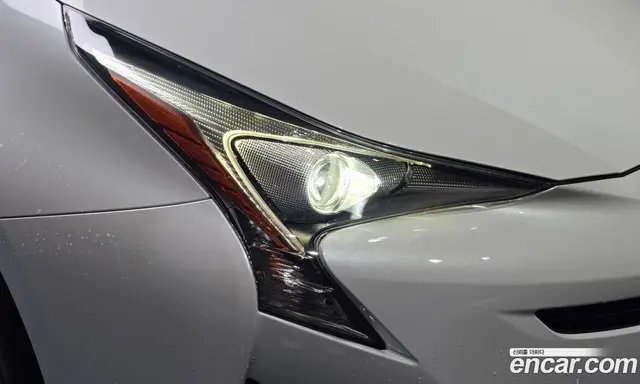 Toyota Prius 2017 1.8 АКПП, миниатюра 8